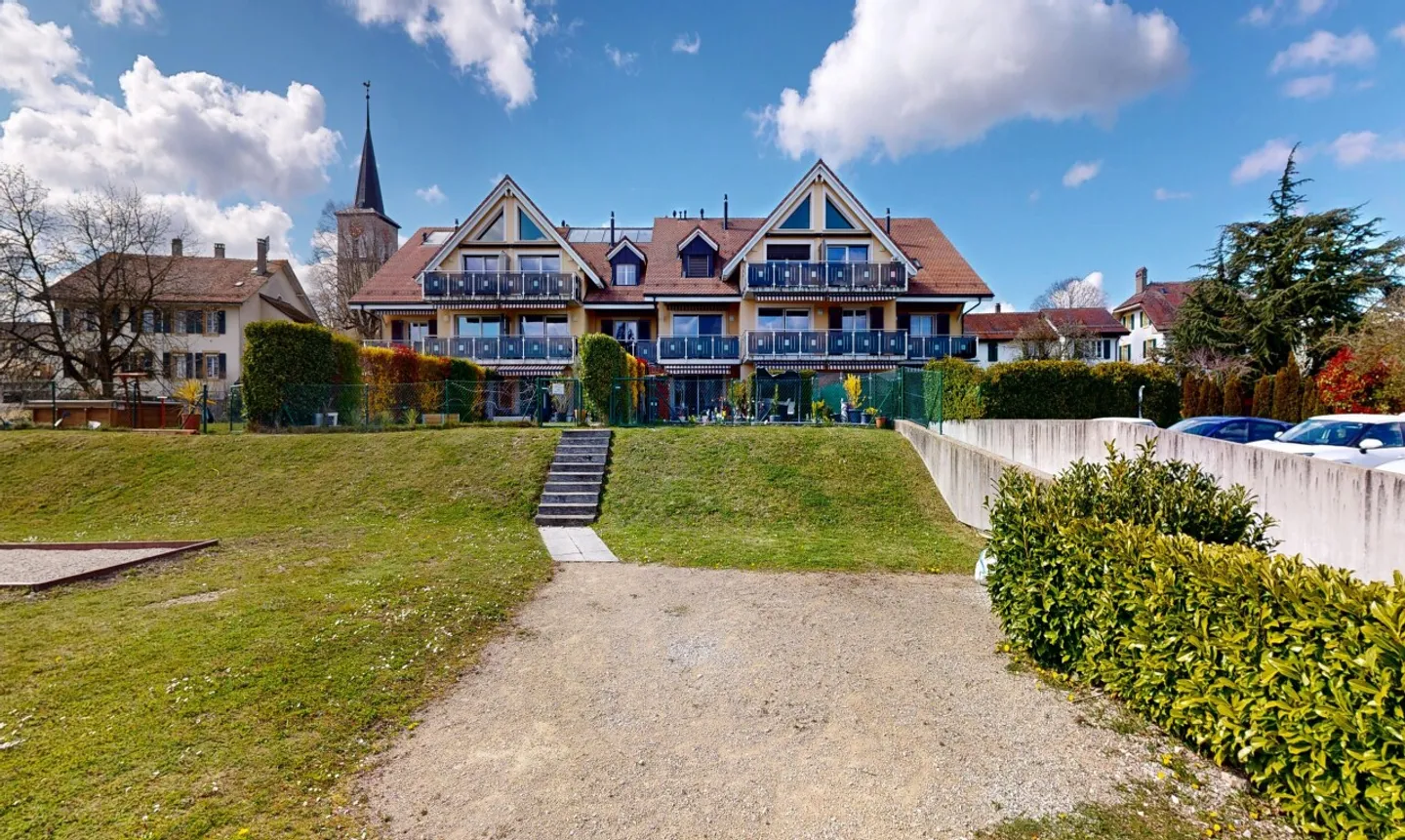 Appartement spacieux avec vue alpine - Photo 1 sur 11