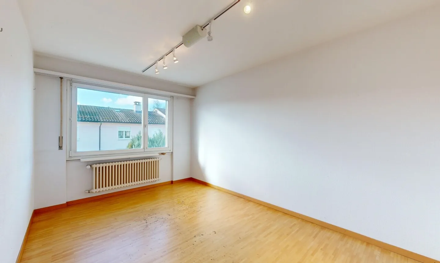 Sunny Living Happiness: 5-Room End Townhouse in the City of Winterthur - Photo 7 of 11
