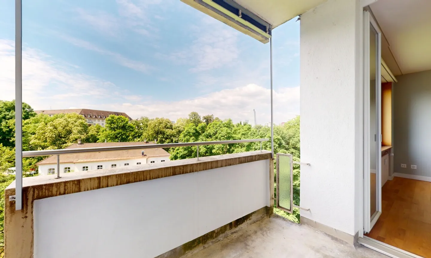 Appartamento moderno ristrutturato di 3,5 stanze con vista sul verde a Basilea - Foto 8 di 13