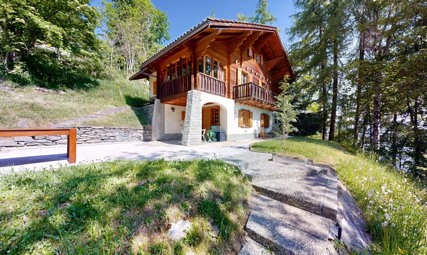 Magnifico chalet di montagna con vista panoramica a Hérémence - Foto 1 di 11