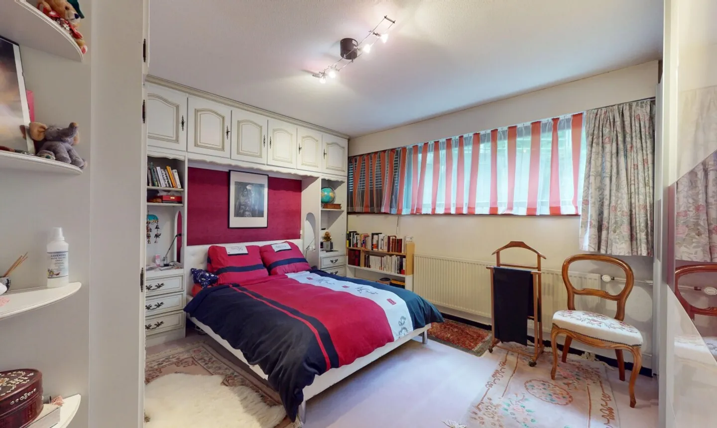 Appartamento 4,5 locali con giardino, vista montagna e garage - Foto 4 di 11