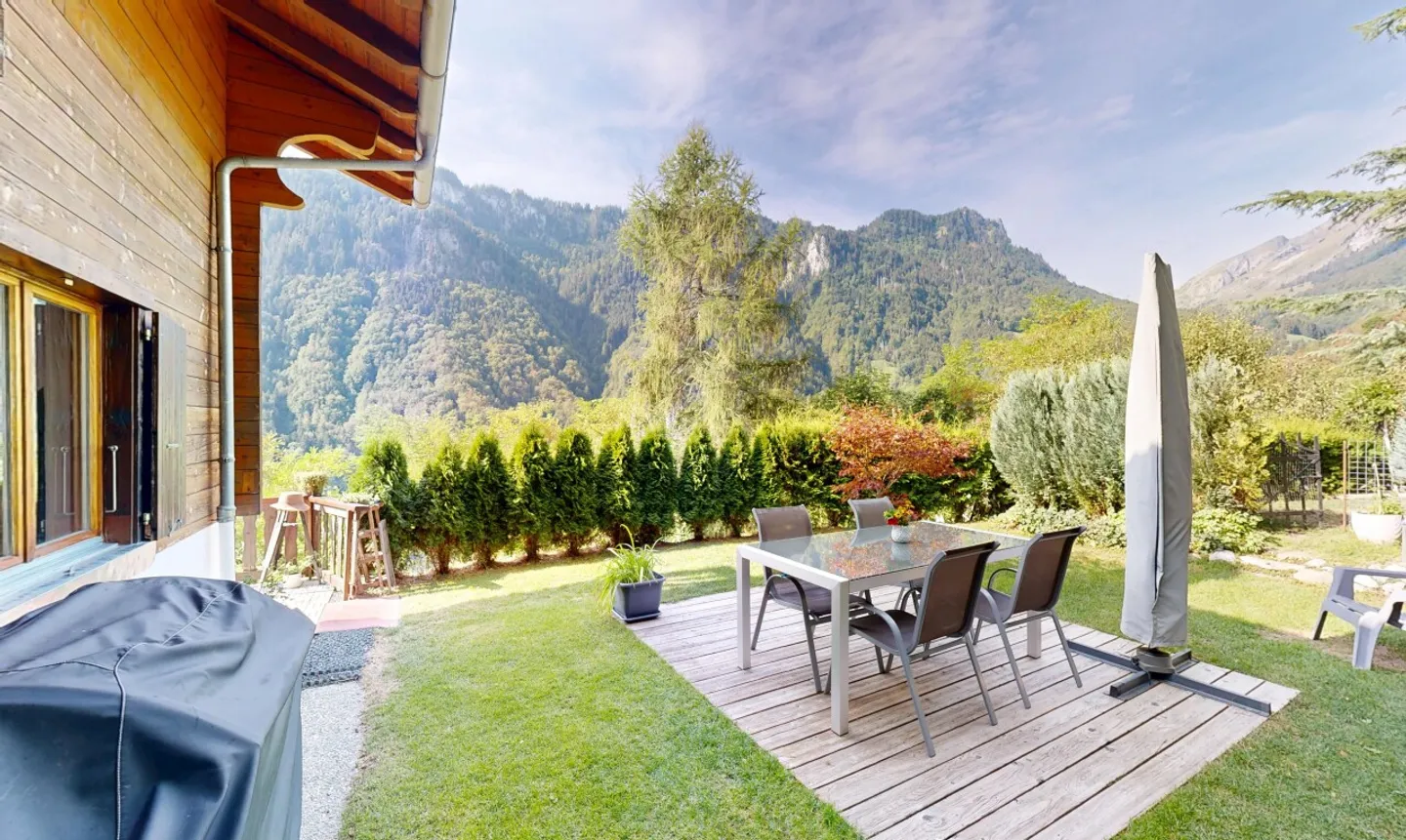 Exclusive: 3-bedroom chalet with a magnificent view - Photo 2 of 11
