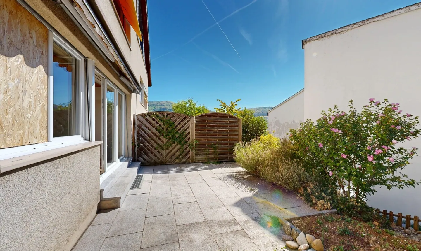 Accogliente appartamento con giardino, garage e due posti auto esterni - Foto 9 di 11