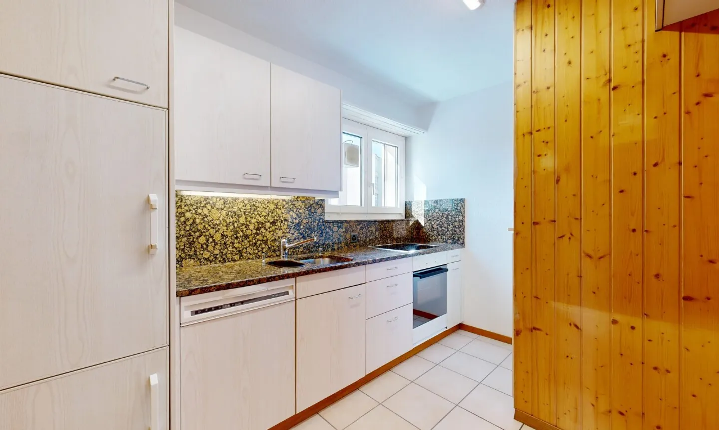 Bright 3.5-room apartment in Schwerzenbach ZH with comfort and charm - Photo 5 of 11