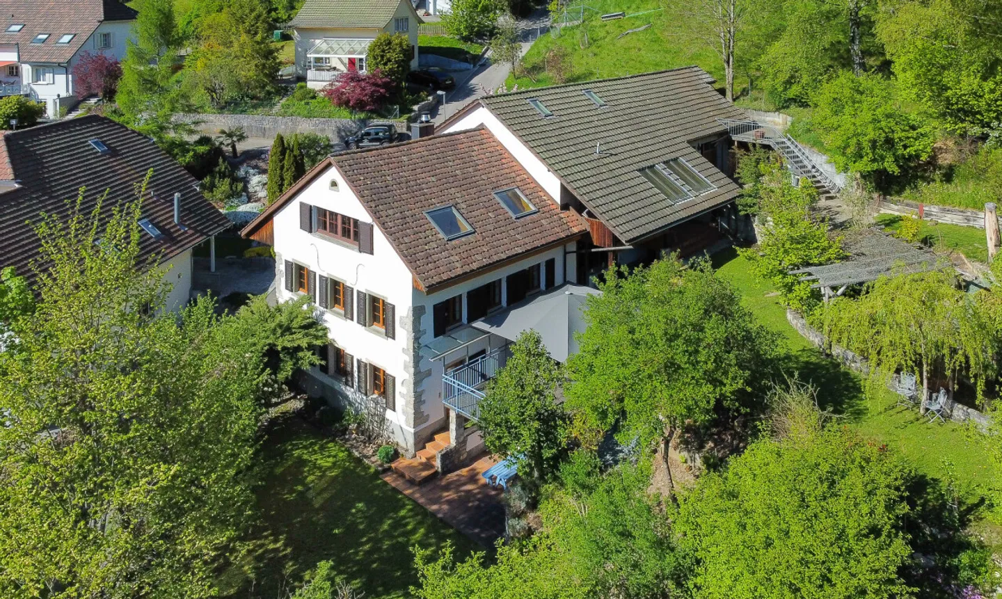 Casa storica con 6 stanze e appartamento con vista - Foto 3 di 11
