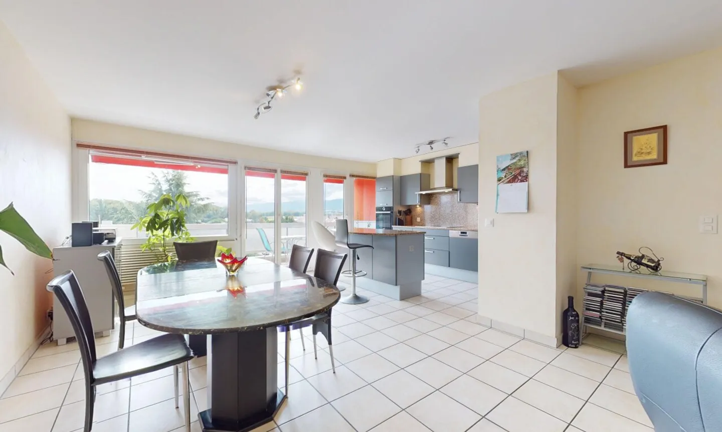 Geräumige Wohnung mit Seeblick - Foto 3 von 11