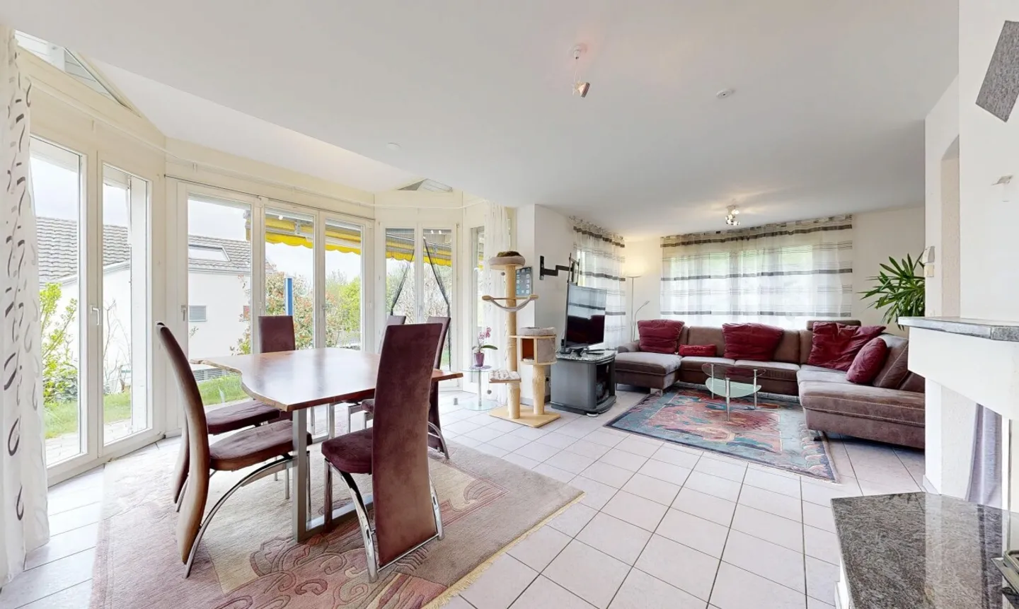 Stylish 6.5-room house in elevated location with panoramic view - Photo 3 of 11