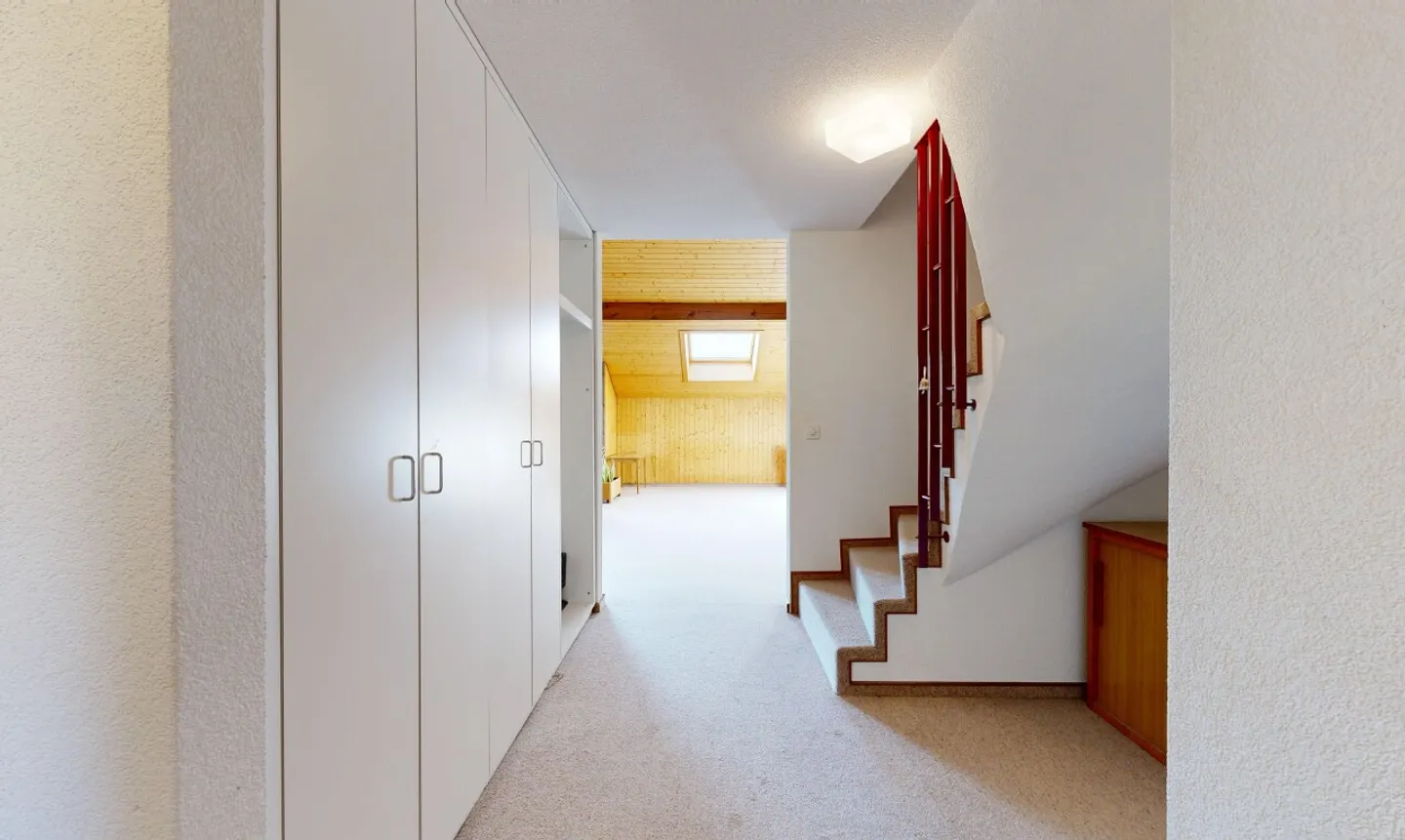 Spacieux appartement de 5 pièces sur deux niveaux, lumineux et calme - Photo 9 of 11
