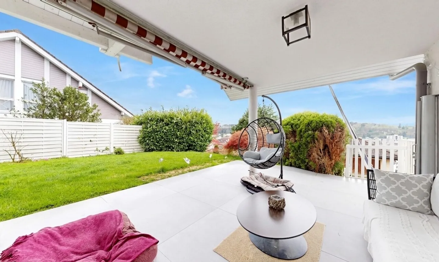 Maison individuelle avec vue panoramique et paradis de jardin à Ebikon - Photo 2 sur 11