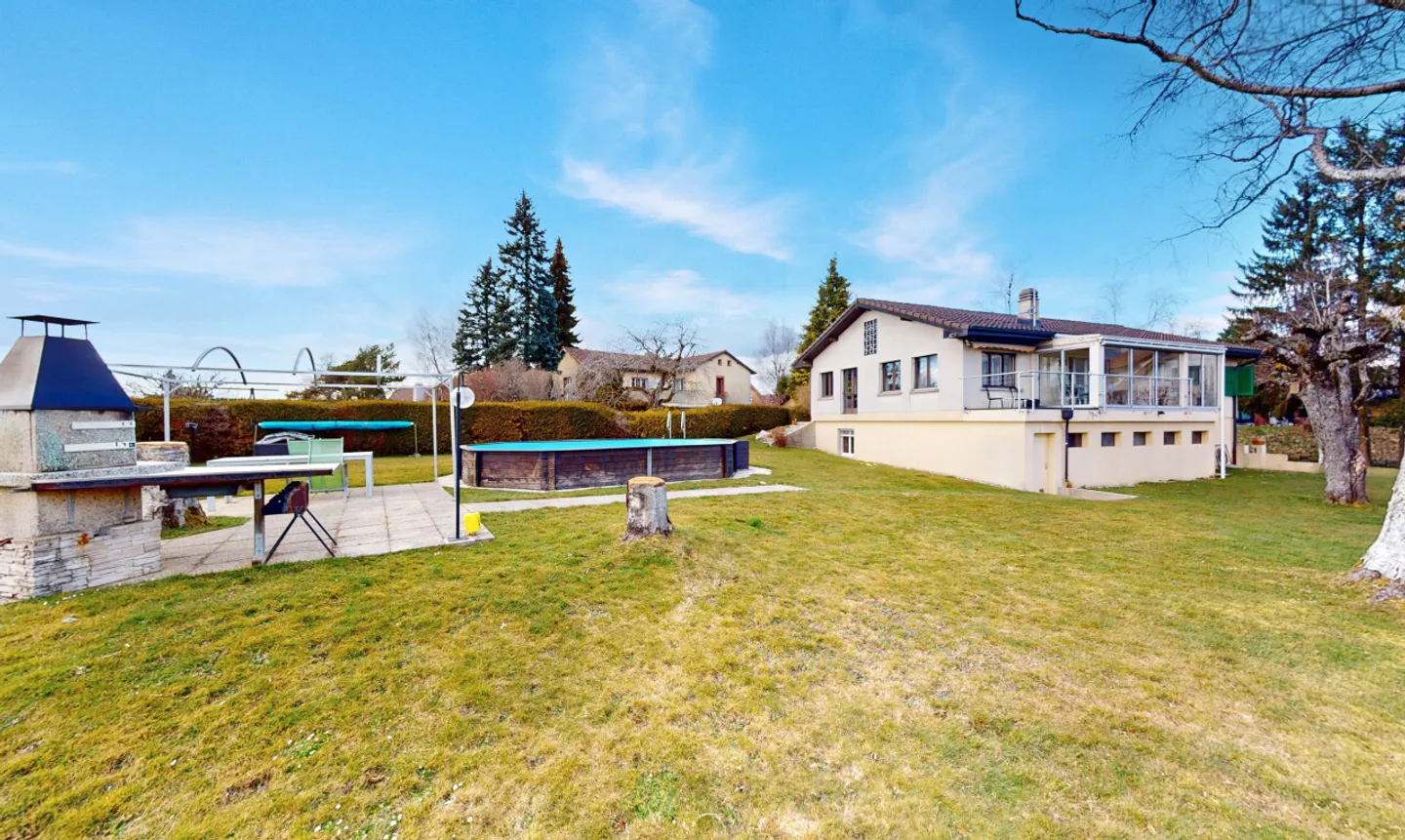 UN CADRE DE VIE PRIVILÉGIÉ À FROIDEVILLE IDÉAL POUR VOTRE FAMILLE - Photo 1 of 13