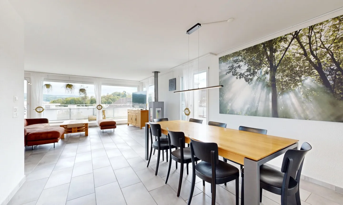 Ampio appartamento attico di 5,5 locali con accesso all'ascensore e vista panoramica - Foto 4 di 11