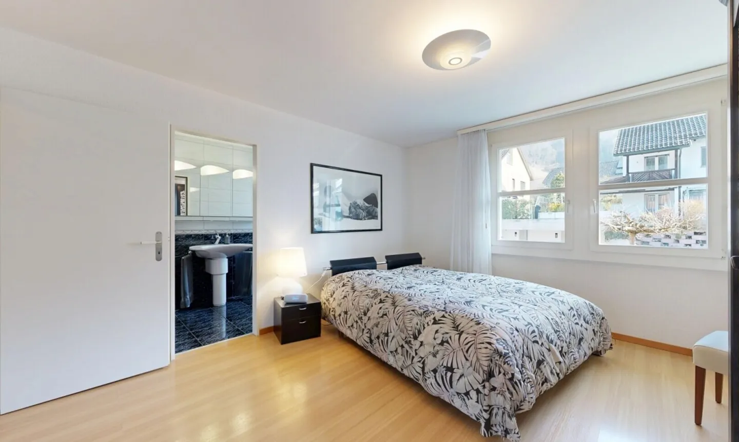 Maison mitoyenne de 5,5 pièces bien entretenue à Stallikon - Photo 9 sur 11