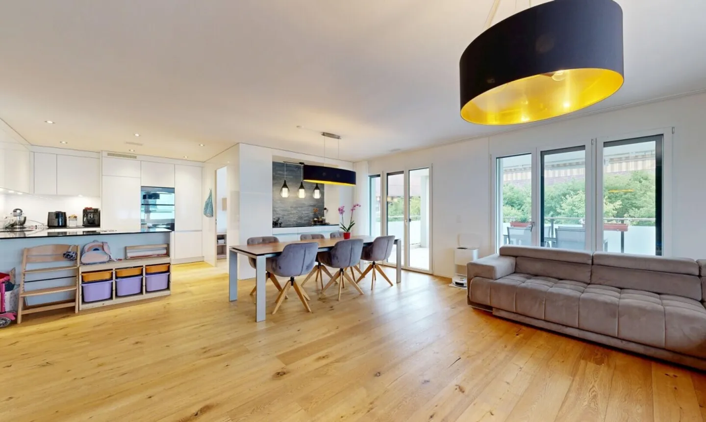 Moderne Wohnung mit grossem Balkon - Foto 1 von 11