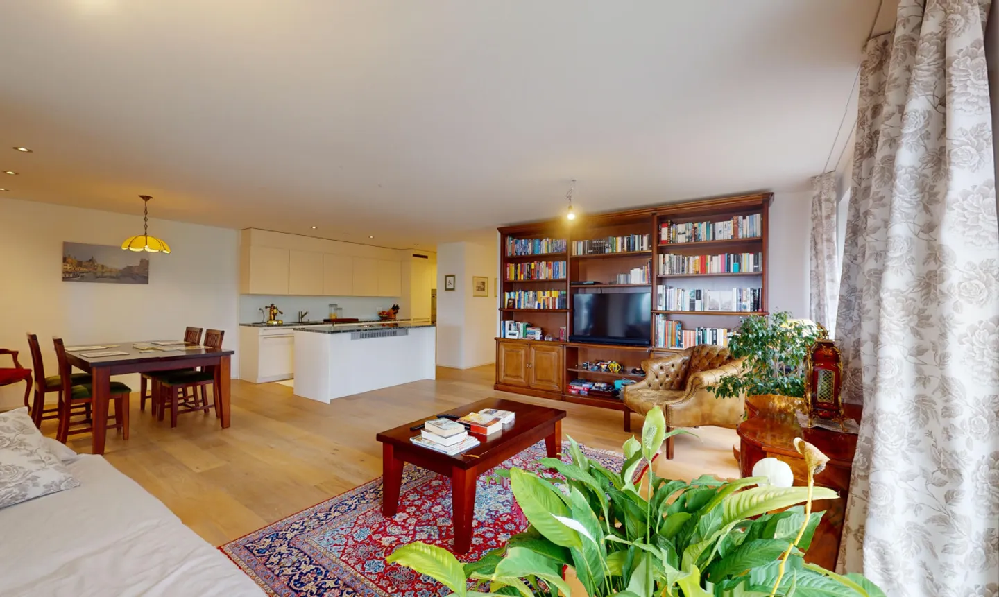 Attractive 4.5-room apartment in an ideal location in Zurich - Photo 2 of 13
