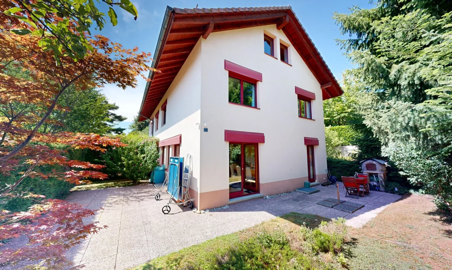 Una casa familiare affascinante con giardino nel cuore di Épalinges - Foto 1 di 11