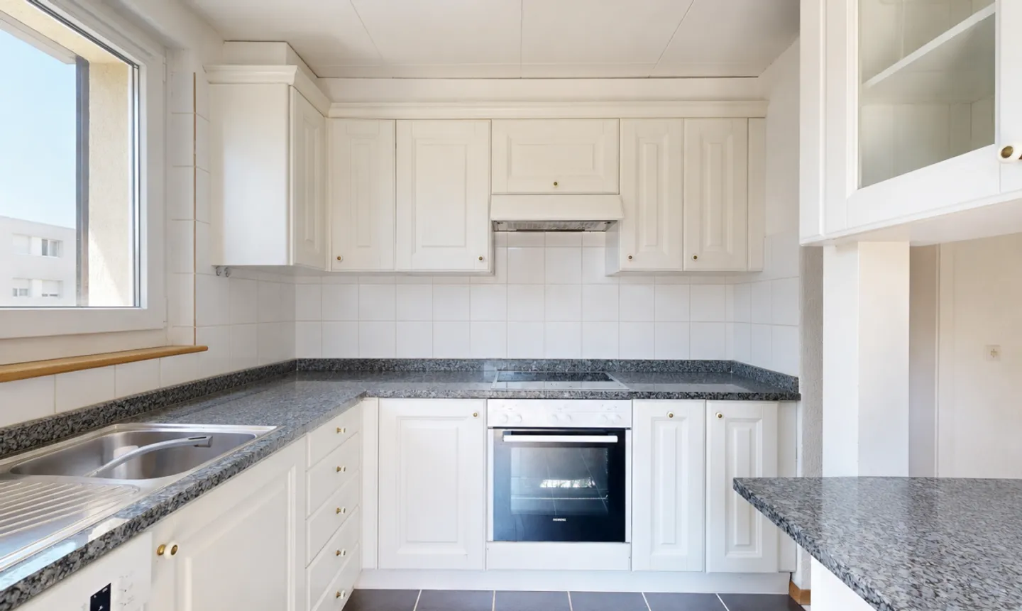 A haven of peace at the gates of Morat with high rental potential - Photo 5 of 11