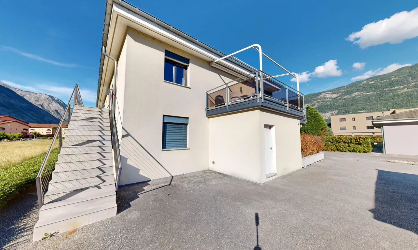 Appartement spacieux avec terrasse - Photo 3 sur 11
