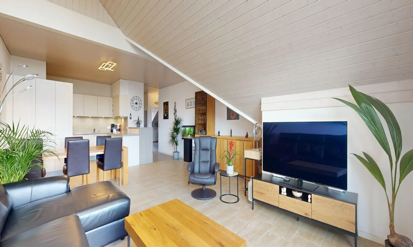 Appartement spacieux avec vue alpine - Photo 4 sur 11