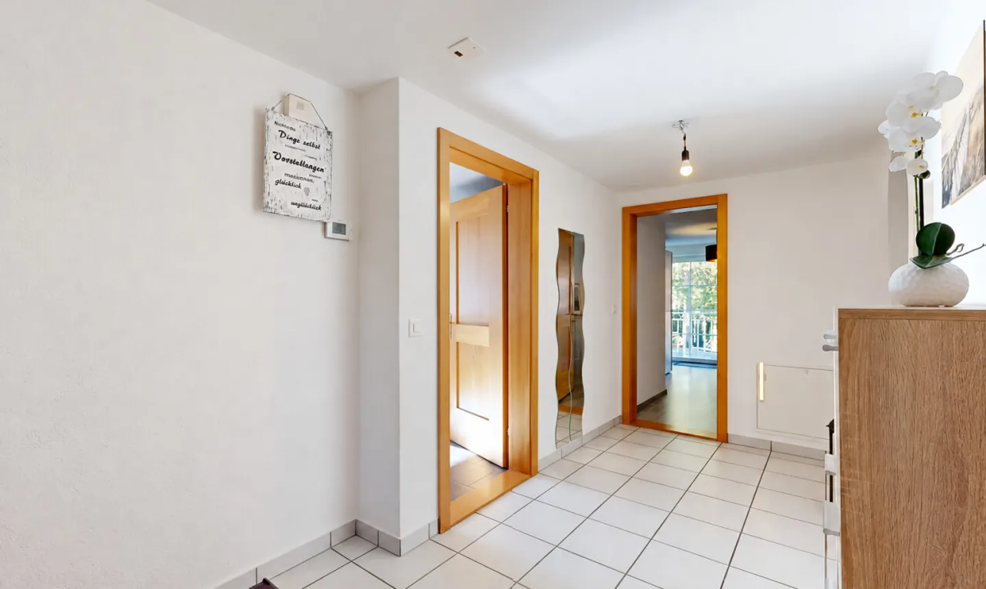 Charming 4.5-Room Ground Floor Apartment with Historic Tiled Stove - Photo 7 of 11