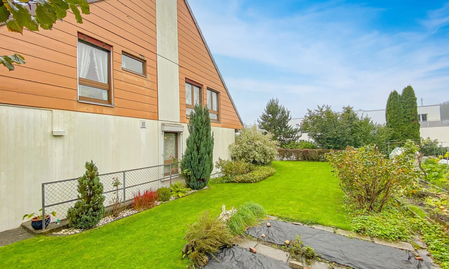 Casa a schiera di 5 stanze con grande giardino - Foto 12 di 13