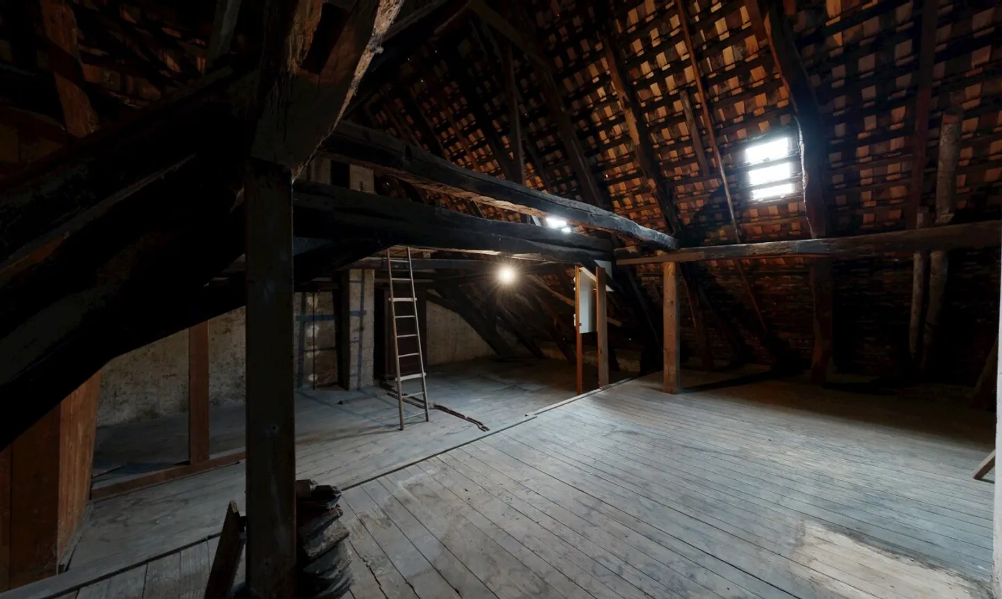 Edificio storico in posizione centrale per uso individuale - Foto 8 di 11