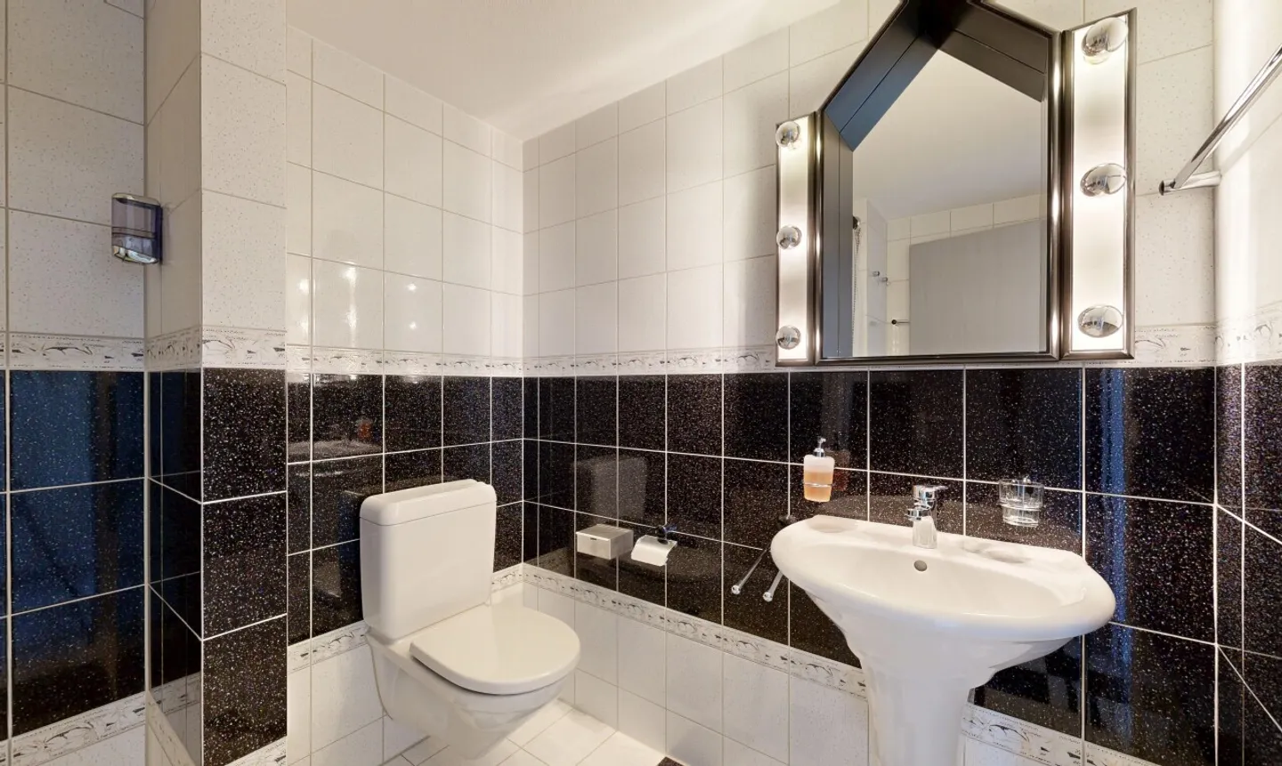Sunny Living with Unobstructed Views - Photo 10 of 11