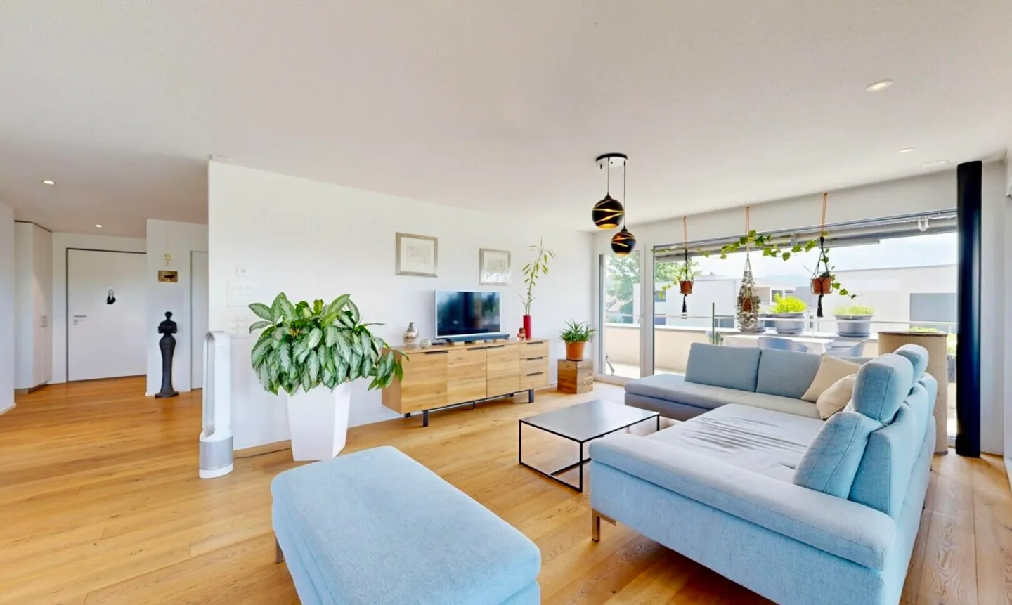 Exceptional penthouse with panoramic terrace between Fribourg and Bern - Photo 1 of 11