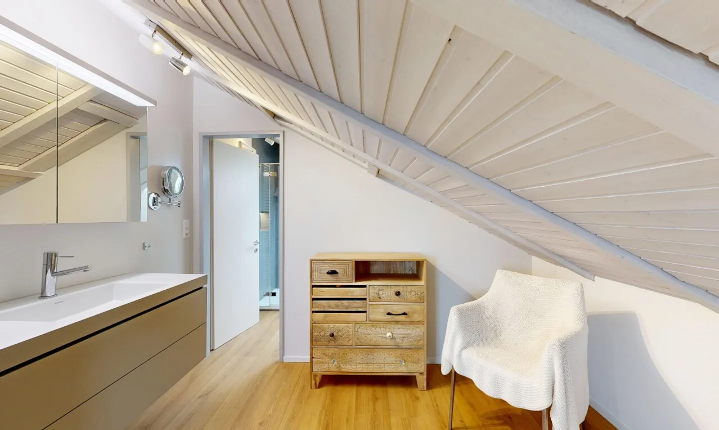 Luxuriöses Einfamilienhaus mit Aussicht - Foto 12 von 13