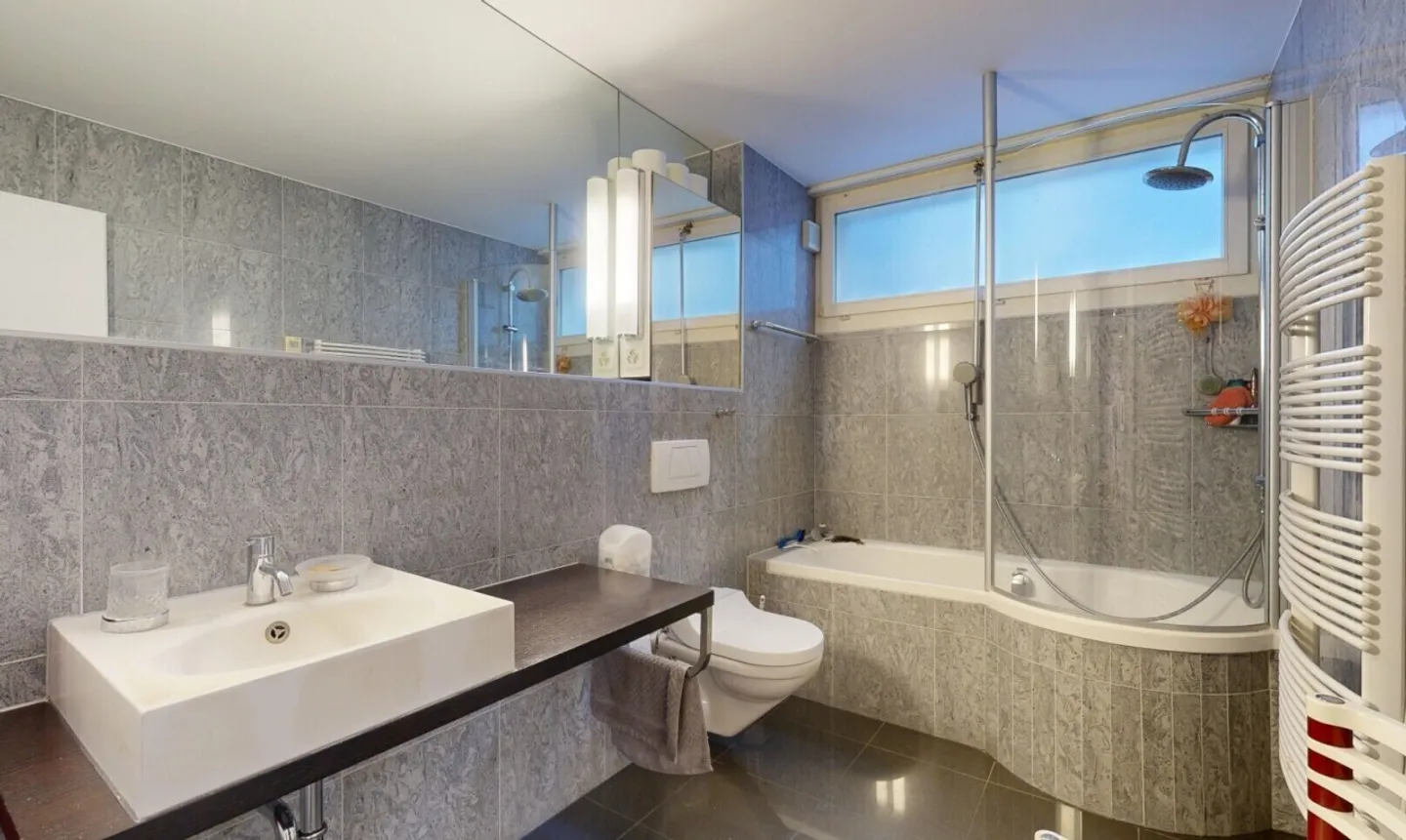 4.5-Room Semi-Detached House with Architectural Character in Gockhausen - Photo 5 of 11