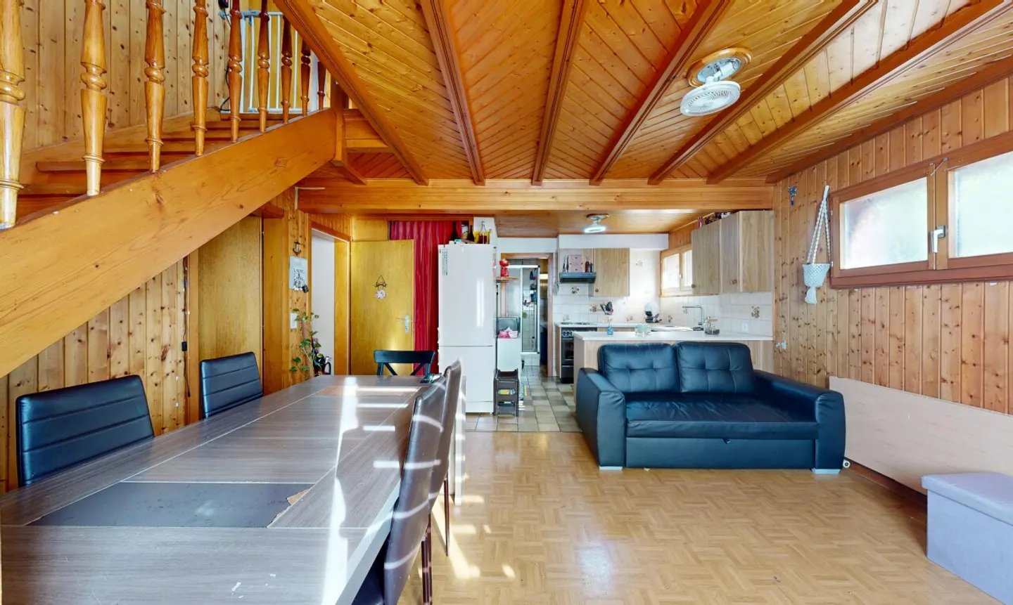 Building in the center of Gryon, great potential for your projects - Photo 9 of 11