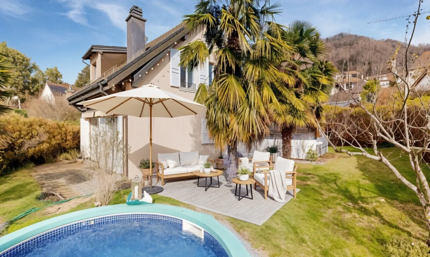 Individual villa with a view of the Alps and swimming pool, in the heart of Blonay - Photo 1 of 11