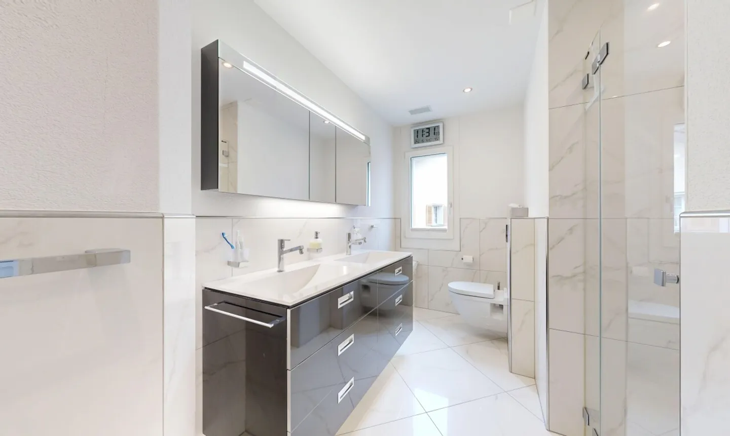 Maison de ville moderne de 5,5 pièces avec jardin à Aristau - Photo 12 sur 13