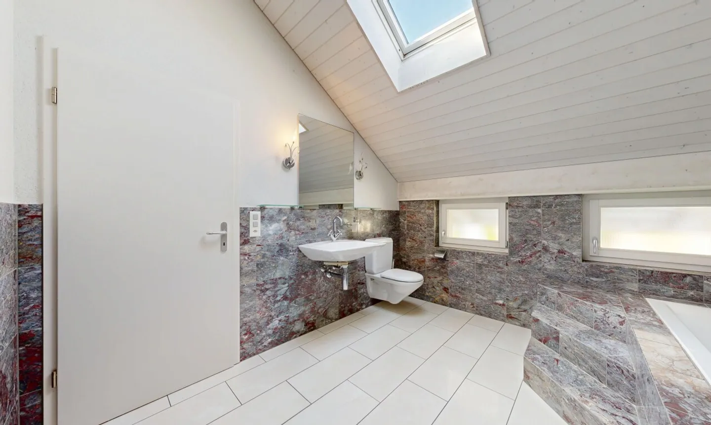 Spacious 6.5-room single-family house with garden and stunning views - Photo 9 of 11