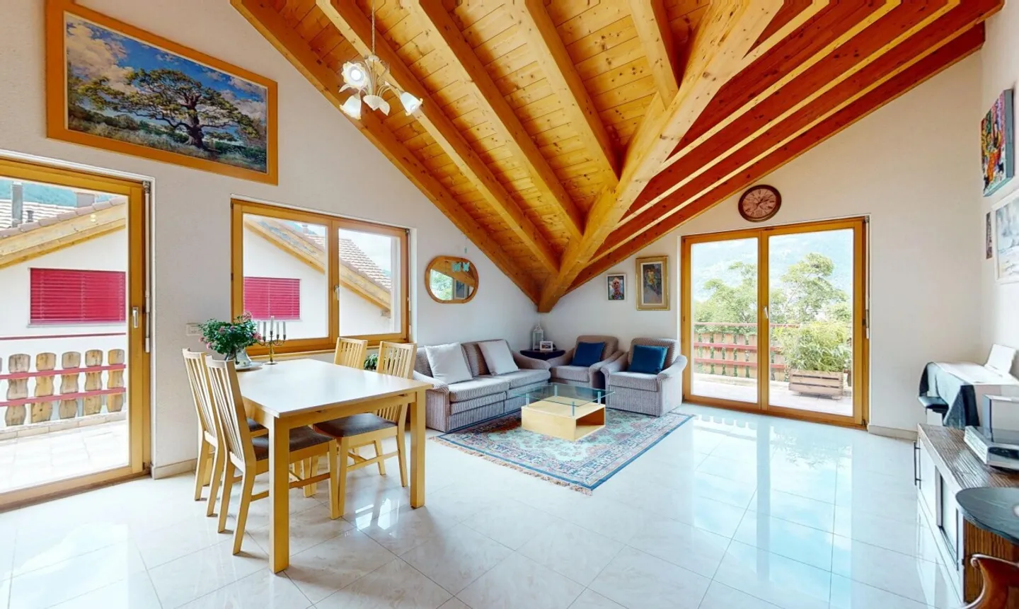 Dachwohnung mit Aussicht &amp; Komfort - Photo 1 of 11