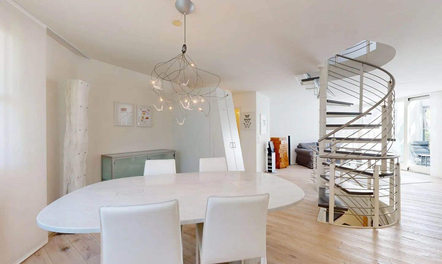 Attractive 5.5-room triplex apartment with private garden - Photo 4 of 11