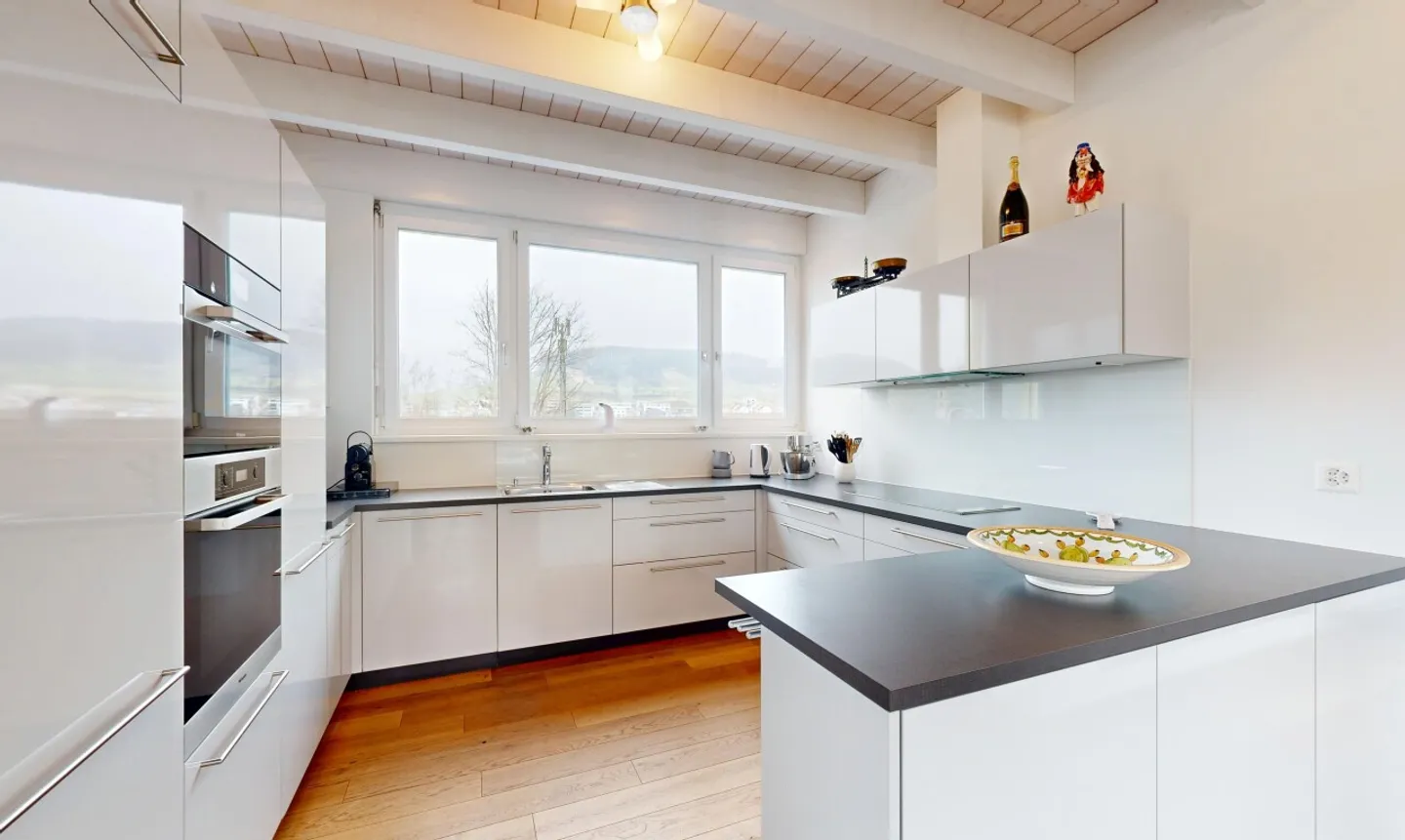 Family Home with Workshop & PV System - Photo 8 of 13