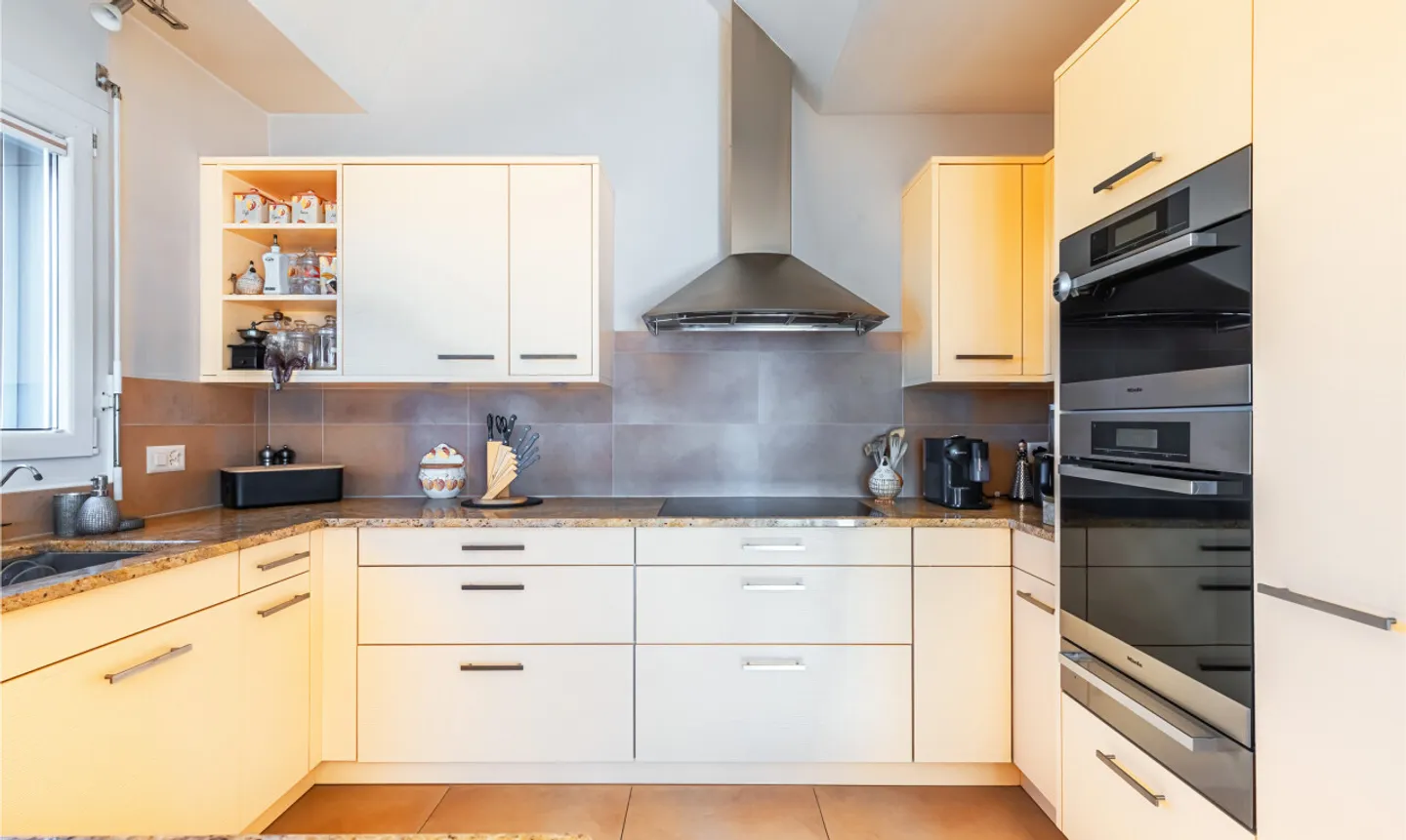 Bien d’exception à Pully : duplex spacieux avec vue imprenable - Foto 11 di 13