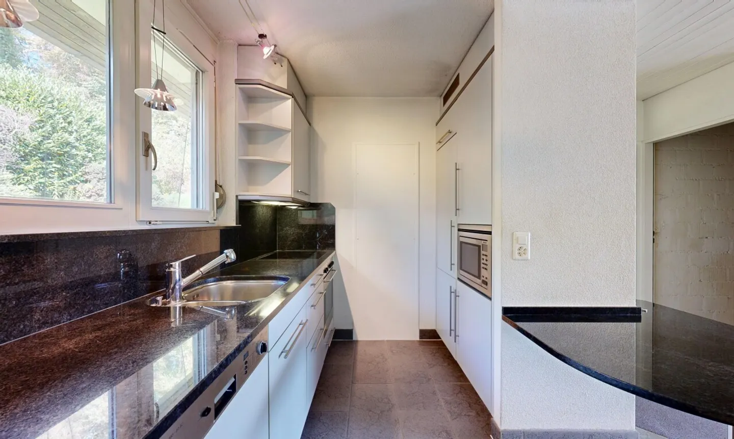 Casa unifamiliare con piscina in posizione privilegiata - Foto 5 di 11