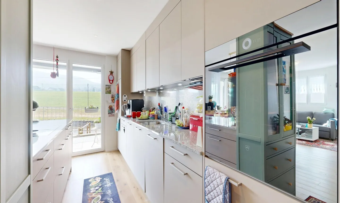 Appartement de 4.5 pièces comme neuf avec balcon sud-ouest - Photo 4 sur 11