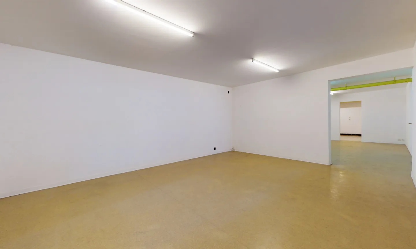 Ampio Studio con Grande Potenziale - Foto 7 di 13