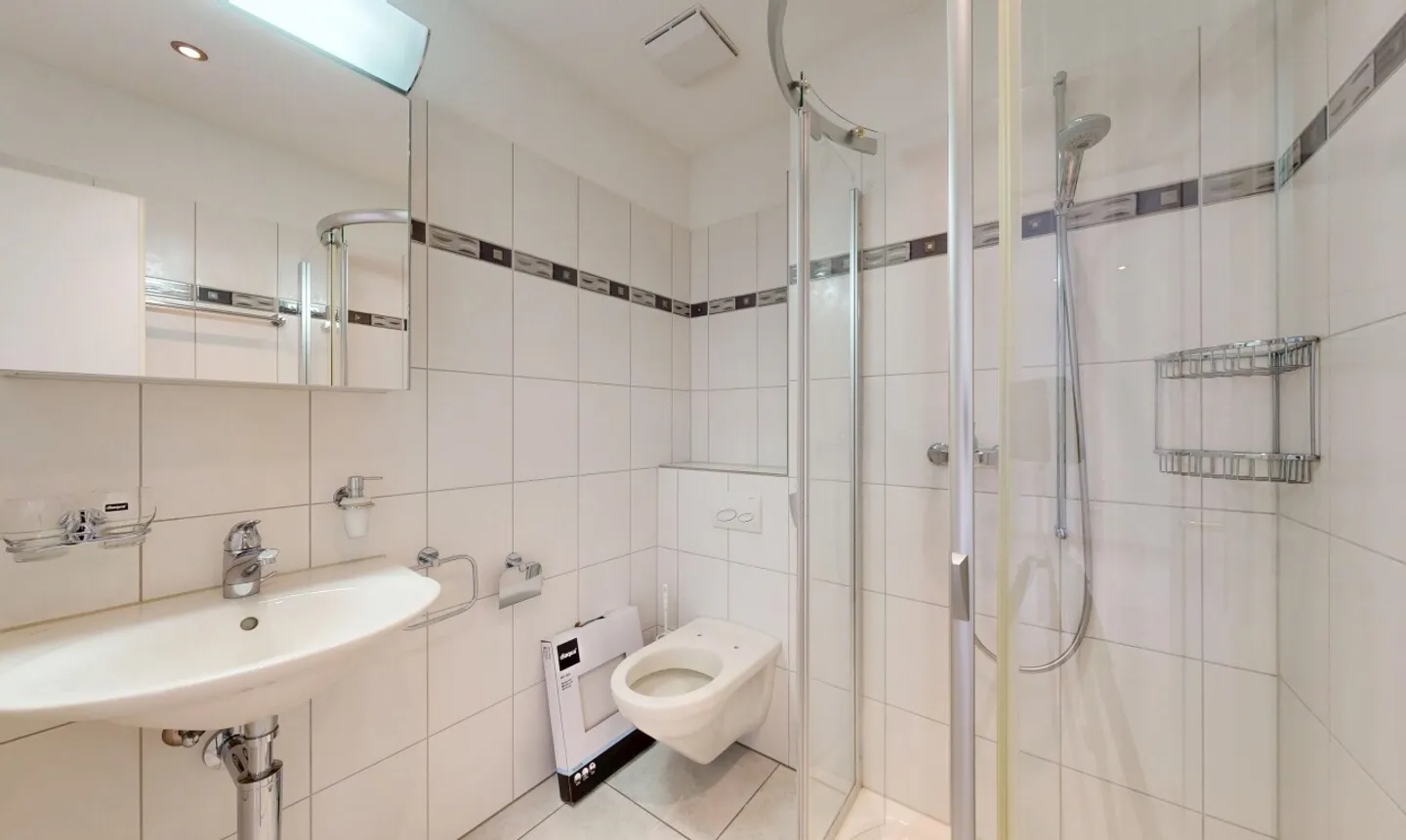 Luminoso appartamento di 4,5 stanze con balcone vetrato - Foto 10 di 11