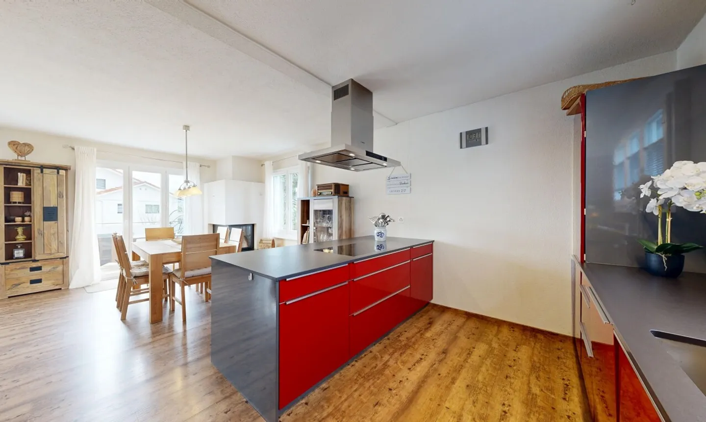 Renovated Family House: Garden, Terrace & Independent Potential - Photo 5 of 11