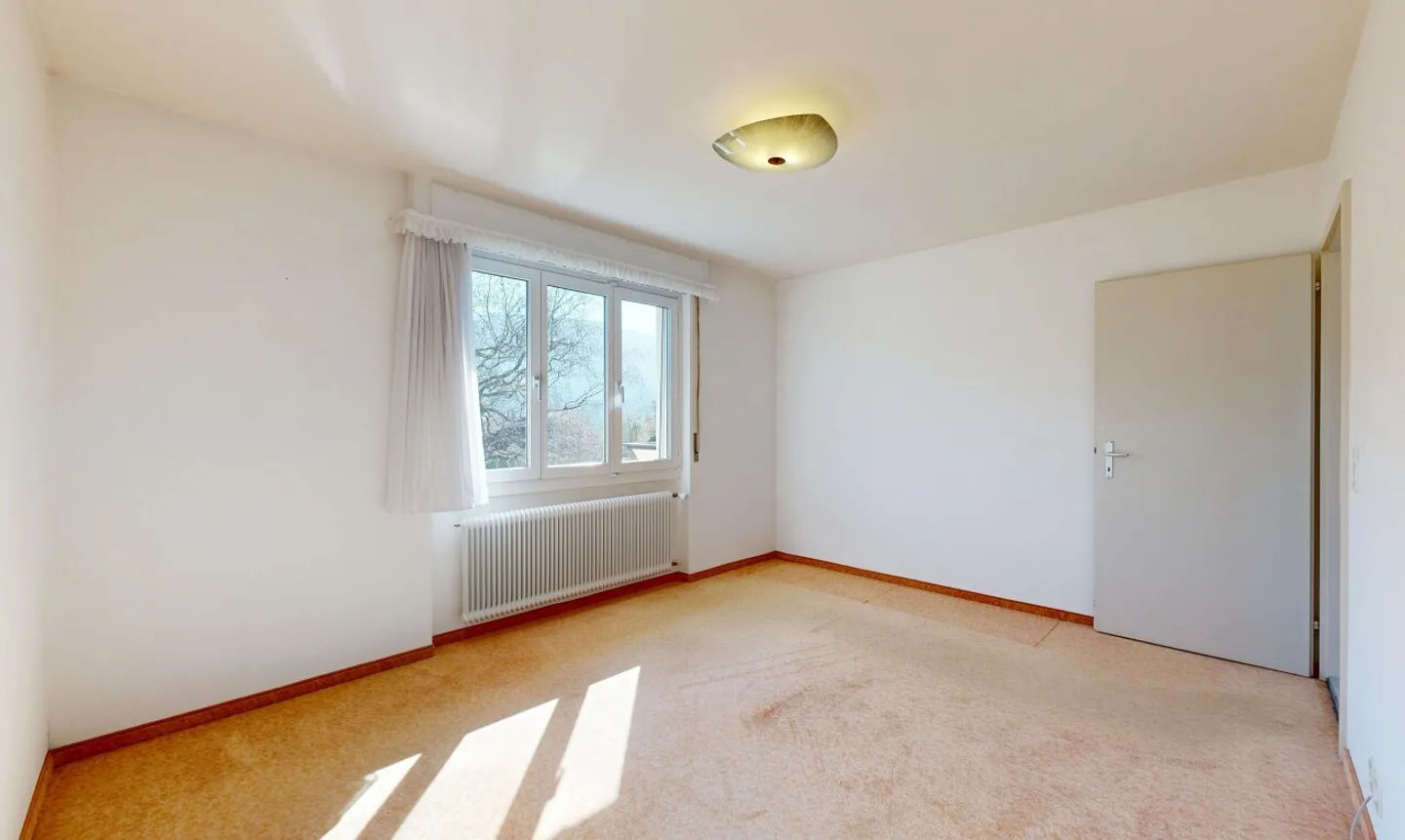 Charmantes Einfamilienhaus mit 5,5 Zimmern und viel Potenzial - Foto 7 von 11