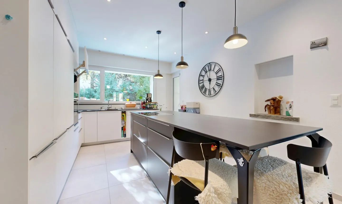 Magnificent 6.5-room house on 1,681 m² - Photo 5 of 11