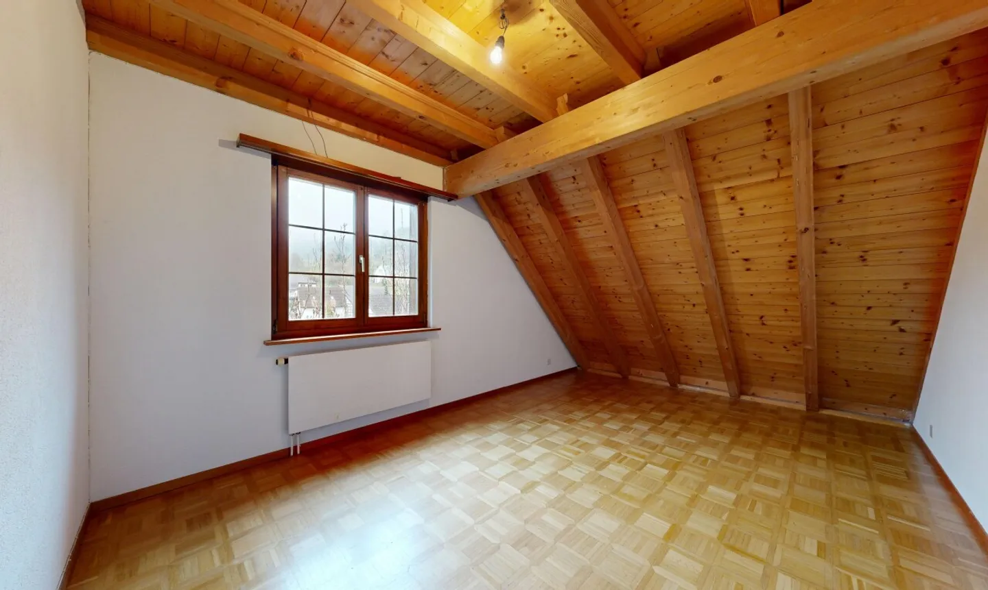 Geräumiges Doppelhaus mit Garten - Foto 9 von 11