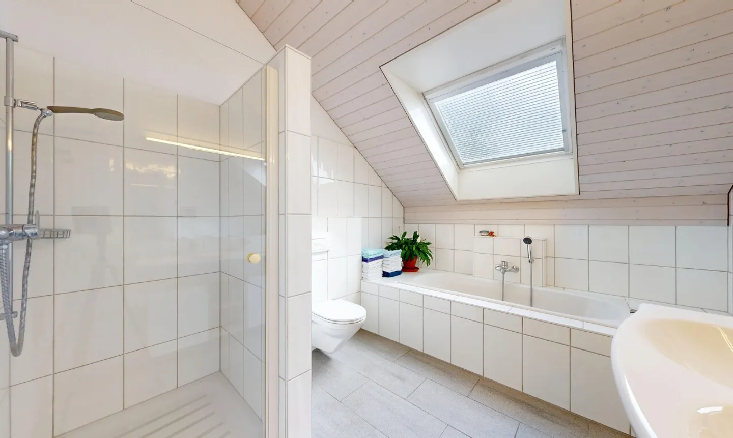 Maison lumineuse avec jardin de rêve - Photo 10 sur 11