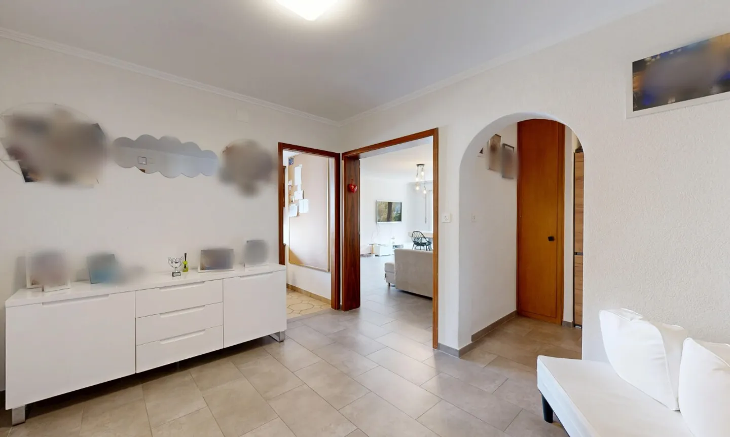 Appartement spacieux avec trois balcons - Photo 5 sur 13