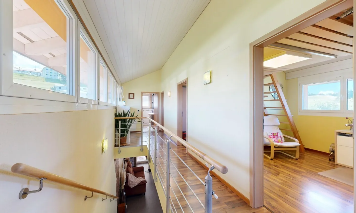 Una villa luminosa nel cuore di un ambiente verde - Foto 7 di 11