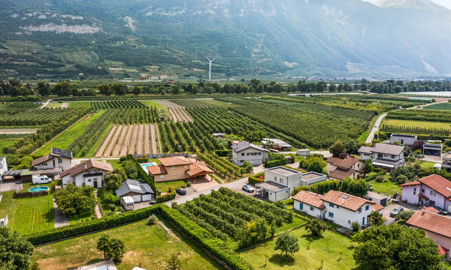 Magnifico lotto edificabile di 782 m² a Fully - Grande potenziale - Foto 1 di 11