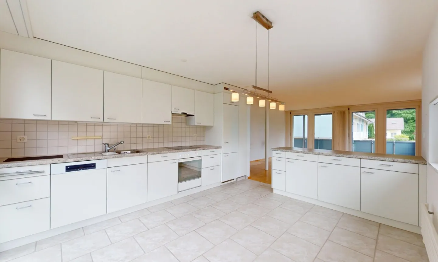 Helle 4.5-Zimmer Wohnung mit Balkon - Foto 11 von 13